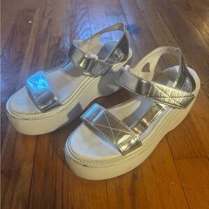 Vagabond Metallic Silver Platform Sandals for Women